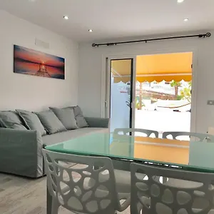 https://casa-mariela-san-eugenio-costa-adeje.in-canary-islands.com